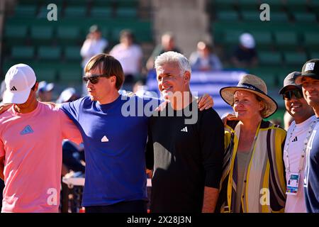 Parigi, Francia. 14 aprile 2024. Genitori di Stefanos Tsitsipas del suo allenatore Apostolos Tsitsipas e madre Julia Apostoli durante la finale del Rolex Monte-Carlo di tennis ATP Masters 1000 il 14 aprile 2024 al Monte Carlo Country Club di Roquebrune Cap Martin, in Francia, vicino a Monaco. Crediti: Victor Joly/Alamy Live News Foto Stock