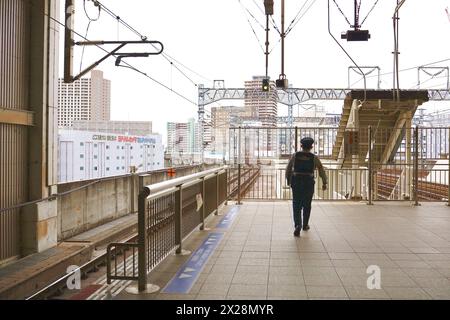 Città di Sendai, prefettura di Miyagi, Giappone, 24 marzo 2024. Piattaforma Shinkansen della stazione di Sendai Foto Stock