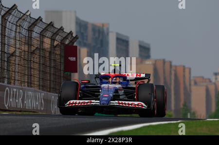 Shanghai, Cina. 20 aprile 2024. 22 TSUNODA Yuki (jap), Visa Cash App RB F1 Team VCARB 01, azione durante il Gran Premio di Formula 1 Lenovo Chinase 2024, 5° round del Campionato del mondo di Formula 1 2024 dal 19 al 21 aprile 2024 sul circuito Internazionale di Shanghai, a Shanghai, Cina - foto DPPI credito: media DPPI/Alamy Live News Foto Stock