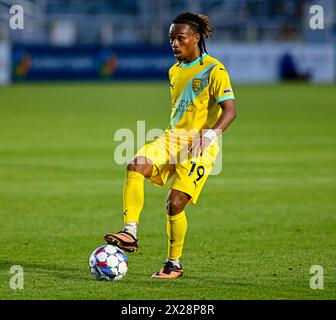 Cary, Carolina del Nord, Stati Uniti. 20 aprile 2024. Il difensore del New Mexico United ZICO BAILEY intrappola il pallone da calcio per trovare un compagno di squadra aperto. Il North Carolina FC ospitò il New Mexico United al WakeMed Soccer Park di Cary, Carolina del Nord. (Credit Image: © Patrick Magoon/ZUMA Press Wire) SOLO PER USO EDITORIALE! Non per USO commerciale! Crediti: ZUMA Press, Inc./Alamy Live News Foto Stock