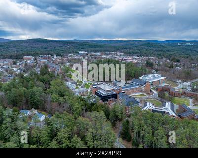 Foto aerea di primavera di Hannover, NH, in una giornata parzialmente nuvolosa. Foto Stock