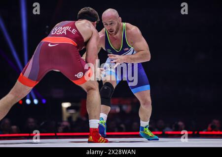 State College, Pennsylvania, Stati Uniti. 20 aprile 2024. KYLE SNYDER (Nittany Lion WC/Titan Mercury WC) cerca un decollo durante la finale della classe di peso di 97 KG dei test olimpici svoltisi presso il Bryce Jordan Center nel campus della Penn State University. (Credit Image: © Scott Rausenberger/ZUMA Press Wire) SOLO PER USO EDITORIALE! Non per USO commerciale! Foto Stock