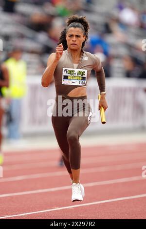 Sydney McLaughlin-Levrone corre nella staffetta 4 x 100m femminile durante il 64esimo Mt. San Antonio College Relays presso l'Hilmer Lodge Stadium sabato 20 aprile 2024, a Walnut, California. Foto Stock