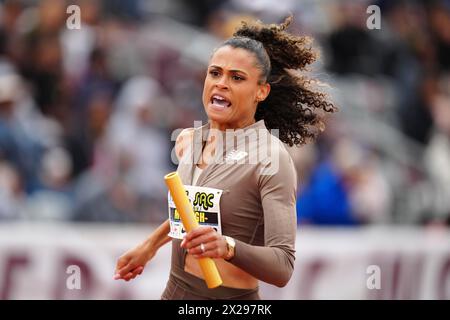 Sydney McLaughlin-Levrone corre nella staffetta 4 x 100m femminile durante il 64esimo Mt. San Antonio College Relays presso l'Hilmer Lodge Stadium sabato 20 aprile 2024, a Walnut, California. Foto Stock