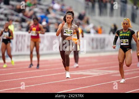 Sydney McLaughlin-Levrone corre nella staffetta 4 x 100m femminile durante il 64esimo Mt. San Antonio College Relays presso l'Hilmer Lodge Stadium sabato 20 aprile 2024, a Walnut, California. Foto Stock