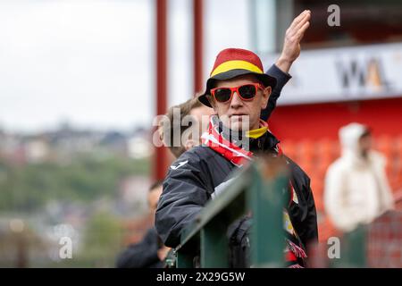 Liegi, Belgio. 20 aprile 2024. Supporters Standard nella foto durante una partita di calcio femminile tra la Standard Femina de Liege e la OHL nella quinta partita nei play off della stagione 2023 - 2024 nella belga lotto Womens Super League, sabato 20 aprile 2024 a Liegi, BELGIO . Crediti: Sportpix/Alamy Live News Foto Stock