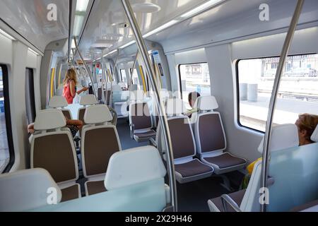 Treni. Commuter Train Station. Euskotren. Easo Square. Donostia. San Sebastian. Paese basco. Spagna. Foto Stock