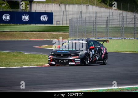 Circuito di Vallelunga, Roma, Italia 20-04-2024 - FIA TCR World Tour. Qualifica. Jacopo Giuseppe Cimenes (Honda, MM Motorsport) in azione su pista. Foto: Fabio Pagani/Alamy Live News Foto Stock