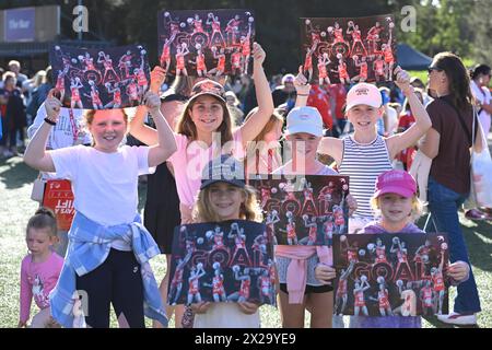 21 aprile 2024; Ken Rosewall Arena, Sydney, NSW, Australia: Suncorp Super Netball, New South Wales Swifts contro Melbourne Mavericks; tifosi Swifts prima della partita Foto Stock