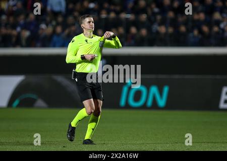 Bergamo, Italia, 18 aprile 2024. L'arbitro Francois Letexier durante la partita tra l'Atalanta e il Liverpool per la UEFA Europa League allo stadio Gewiss, Foto Stock