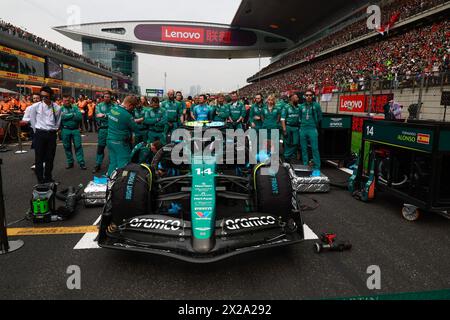 Aston Martin F1 Team, atmosfera durante il Gran Premio Cinese di Formula 1 Lenovo 2024, 5° round del Campionato Mondiale di Formula 1 2024 dal 19 al 21 aprile 2024 sul circuito Internazionale di Shanghai, a Shanghai, Cina Foto Stock