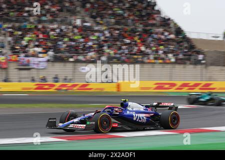 Shanghai, Cina. 21 aprile 2024. Il pilota giapponese di RB Tsunoda Yuki gareggia durante la gara del Gran Premio di Formula 1 cinese allo Shanghai International Circuit di Shanghai, Cina, il 21 aprile 2024. Crediti: Wang Xiang/Xinhua/Alamy Live News Foto Stock