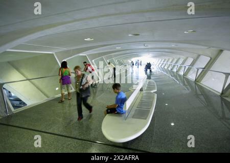 L'aeroporto di Bilbao da Santiago Calatrava, Loiu. Golfo di Guascogna, Euskadi. Spagna Foto Stock