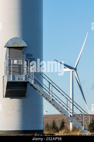 BANKSRenewables, estensione del parco eolico Kype Muir, primo ministro della Scozia Nicola Sturgeon visita Kype Muir e svela una targa per segnare la griglia conn Foto Stock