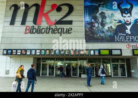 Parigi, Francia, Front, French Movie Posters, 13th District, cinema Bibliotheque MK2, pubblico, esterno, ingresso al teatro Foto Stock