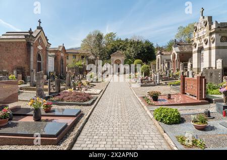 Veduta del cimitero pubblico di Rovio, quartiere di Lugano nel Canton Ticino, Svizzera Foto Stock