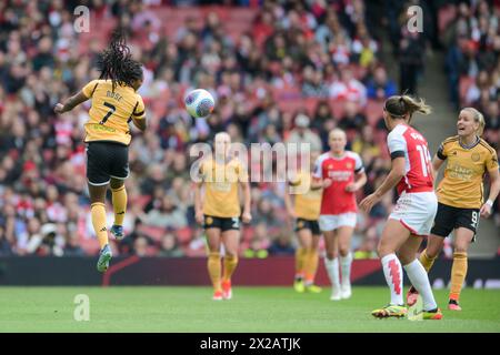 Emirates Stadium, Londra, Inghilterra il 21 aprile 2024. Deanne Rose di Leicester Women sale a testa alta durante la partita di fa Women's Super League tra Arsenal Women e Leicester City Women all'Emirates Stadium di Londra, Inghilterra, il 21 aprile 2024. Foto di Phil Hutchinson. Solo per uso editoriale, licenza richiesta per uso commerciale. Non utilizzare in scommesse, giochi o pubblicazioni di singoli club/campionato/giocatori. Crediti: UK Sports Pics Ltd/Alamy Live News Foto Stock