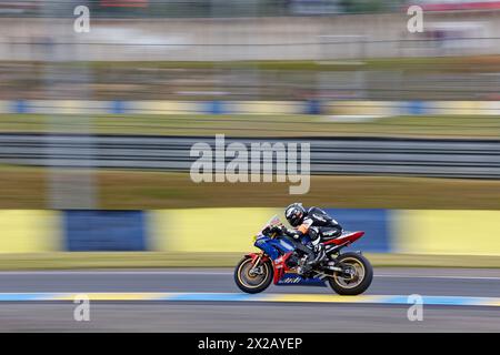 55 SUCHET Sebastien, (sui), SUCHET Valentin, (sui), RAYMOND Guillaume, (fra), HONDA CBR 1000 R, NATIONAL MOTOS, (fra), Superstock, azione durante la 24 ore motociclistica di le Mans 2024 dal 18 al 21 aprile, a le Mans, Francia - foto Alexandre Guillaumot / DPPI Foto Stock