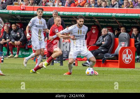 20.04.2024, Fußball 2. Bundesliga, Saison 2023/24, 30. Spieltag: 1. FC Kaiserslautern gegen SV Wehen Wiesbaden (1:1). Ben Zolinski (31, 1. FC Kaisersl Foto Stock