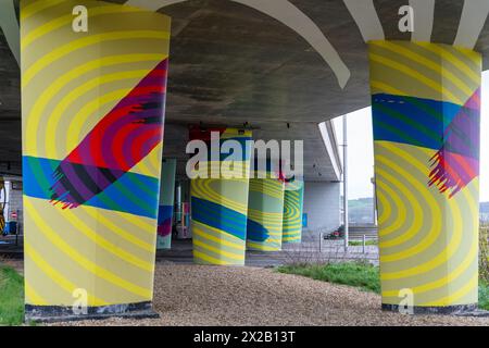 Dundee, Scozia, Regno Unito. Vista sotto il Tay Road Bridge della città. Foto Stock