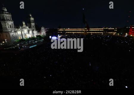 20 aprile 2024, città del Messico, Ciudad de Mexico, Messico: 20 aprile, 2024 a città del Messico, Messico: membri della band alternative rock di New York; Interpol, si esibisce durante un concerto nello zocalo di città del Messico. (Credit Image: © Carlos Santiago/eyepix via ZUMA Press Wire) SOLO PER USO EDITORIALE! Non per USO commerciale! Foto Stock