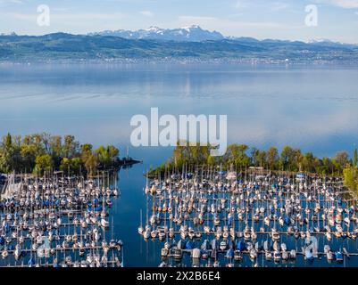 Ultramarin Gohren, il più grande centro di sport acquatici sul Lago di Costanza, Meichle e Mohr Marina con 1, 400 posti barca, hotel, scuola di vela, noleggio yacht Foto Stock