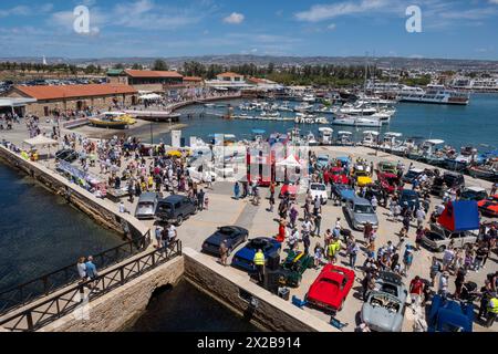 Vista generale dello spettacolo del porto del Paphos Classic Vehicle Club, Paphos, Cipro Foto Stock