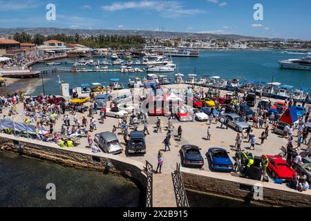 Vista generale dello spettacolo del porto del Paphos Classic Vehicle Club, Paphos, Cipro Foto Stock