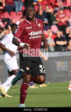 Salerno, Italia. 21 aprile 2024. Loum Tchaouna della US Salernitana 1919 durante la partita di serie A tra US Salernitana 1919 e AC all'Arechi Stadium crediti: Independent Photo Agency/Alamy Live News Foto Stock