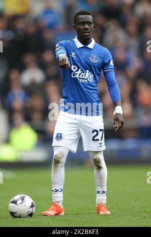 Liverpool, Regno Unito. 21 aprile 2024. Idrissa Gueye di Everton. Partita di Premier League, Everton contro Nottingham Forest al Goodison Park di Liverpool domenica 21 aprile 2024. Questa immagine può essere utilizzata solo per scopi editoriali. Solo per uso editoriale, foto di Chris Stading/Andrew Orchard fotografia sportiva/Alamy Live news credito: Andrew Orchard fotografia sportiva/Alamy Live News Foto Stock