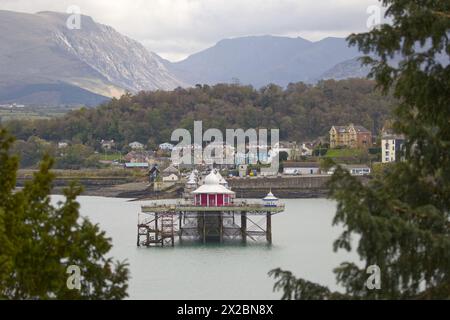 Il molo di Bangor, sullo stretto di menai, nel Galles del Nord Foto Stock