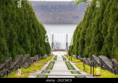 Untermyer Gardens è un parco pubblico a Yonkers, New York, con splendide viste del fiume Hudson e del New Jersey. Foto Stock