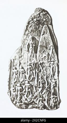 La stele della Vittoria di Naram-sin è una stele che risale approssimativamente al 2254–2218 a.C., al tempo dell'Impero accadico. Foto della metà del XX secolo. Foto Stock