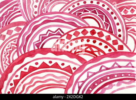 Sfondo astratto di ornamento geometrico di diverse sfumature di rosa, rosso su bianco. Lo sfondo è costituito da semicerchi riempiti di vari ornamenti. Linee, linee ondulate, zigzag, cerchi, triangoli. Foto Stock