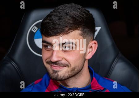 Madrid, Spagna. 21 aprile 2024. Pedro Gonzalez Lopez (Pedri) dell'FC Barcelona visto durante la Liga EA Sports 2023/24 partita di calcio tra Real Madrid e FC Barcelona all'Estadio Santiago Bernabeu. Real Madrid 3 : 2 FC Barcelona credito: SOPA Images Limited / Alamy Live News Foto Stock