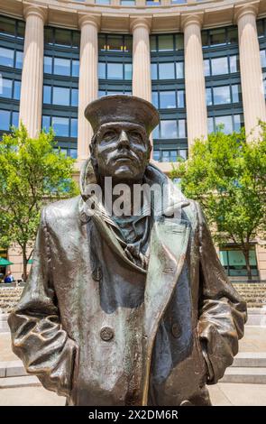 Lo US Navy Memorial Plaza, Park a Washington D.C. onorando coloro che hanno servito o stanno attualmente prestando servizio nella Marina, corpo dei Marines, Guardia Costiera, AN Foto Stock