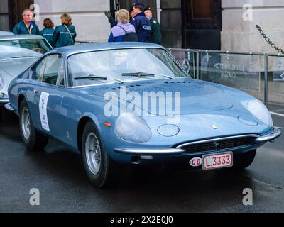 Concorso per auto d'epoca, Ferrari 330 GTC CoupÃ by Pininfarina, Royal car of HRH The Princess Lilian of Belgium *** Wettbewerb fÃr Oldtimer, Ferrari 330 GTC CoupÃ von Pininfarina, Königliches Auto von HRH Prinzessin Lilian von Belgien Copyright: xx Foto Stock