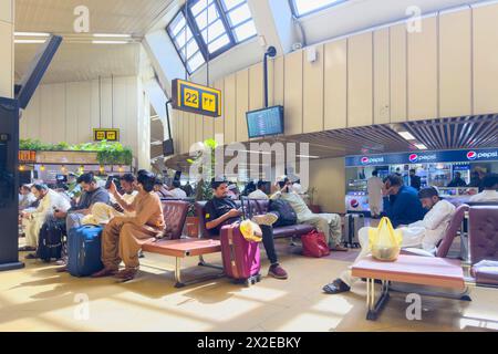 Aeroporto internazionale Jinnah di Karachi all'interno e lounge delle partenze Foto Stock