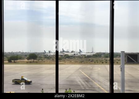 Aeroporto internazionale Jinnah di Karachi all'interno e lounge delle partenze Foto Stock