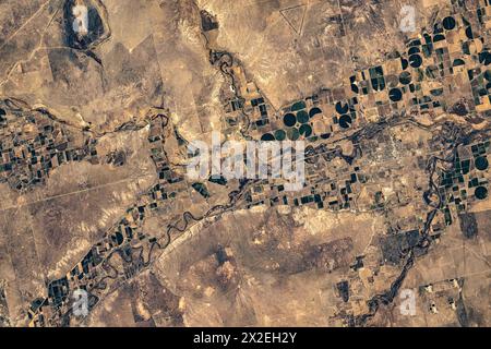 La terra è situata nelle aree di confine del Kansas e degli stati del Colorado, Stati Uniti. Miglioramento digitale di un'immagine da parte della NASA Foto Stock