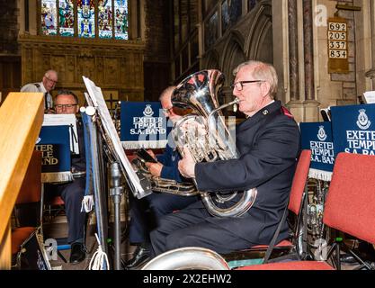 Concerto primaverile dell'esercito della salvezza di Exeter Temple presso St Peter's, Budleigh Salterton. Foto Stock