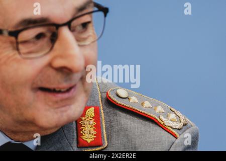 Berlino, Germania. 22 aprile 2024. Il generale Carsten Breuer, ispettore generale della Bundeswehr, fotografò durante una conferenza stampa federale sull'esercitazione militare "Quadriga" a Berlino il 22 aprile 2024. Credito: dpa/Alamy Live News Foto Stock