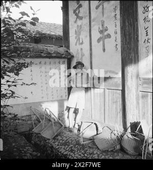 Fotografia negativa in bianco e nero di Cecil Beaton scattata durante il suo tour del 1943-1944 in India, Birmania e Cina. Foto Stock