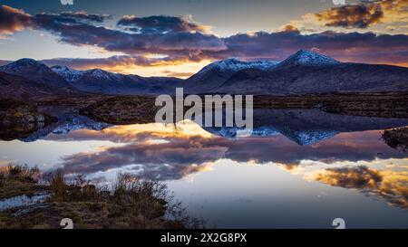 Tramonto sulla Rannoch Moor nelle Highlands scozzesi. Foto Stock