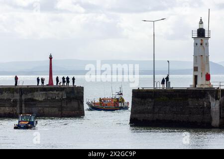 Faro di Anstruther (faro di Chalmers) molo ovest di Anstruther Harbour Foto Stock
