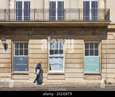 L'ex hotel Stamford, un edificio neoclassico, ora case di lusso, in vendita a Stamford, Inghilterra, aprile 2024. Foto Stock