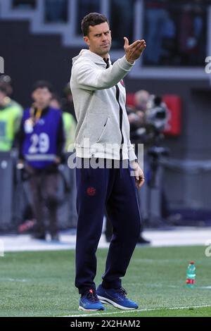 Roma, Italie. 22 aprile 2024. Thiago Motta allenatore del Bologna reagisce durante la partita di campionato italiano di serie A tra AS Roma e Bologna FC il 22 aprile 2024 allo Stadio Olimpico di Roma - Photo Federico Proietti/DPPI Credit: DPPI Media/Alamy Live News Foto Stock