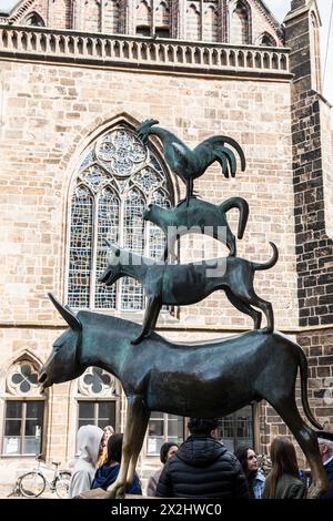 Musicisti di Brema, scultura in bronzo, artista Gerhard Marcks, città anseatica di Brema, Germania Foto Stock