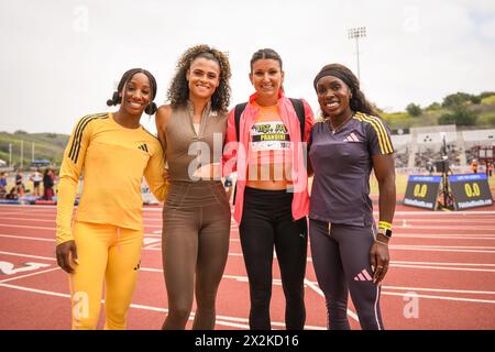 Keni Harrison (a sinistra), Sydney McLaughlin-Levrone (a sinistra al centro), Jenna Prandini (a destra al centro) e Morolake Akinosun (a destra) posa per una foto dopo il Foto Stock