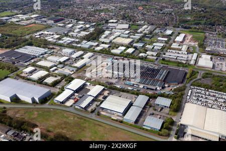 Veduta aerea del Wirral International Business Park e di varie unità industriali intorno a Stadium Road a Bromborough sulla Wirral, Merseyside Foto Stock